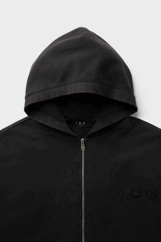 Fugue(퓨그) 백로고 아트웍 다잉 후드 집업은 캐주얼, 스트릿, 미니멀 스타일을 아우르는 오버핏 후드 집업입니다. 봄, 가을 시즌에 적합하며, 부드러운 면 소재로 제작되어 편안한 착용감을 선사합니다. 가먼트다잉 기법을 적용하여 빈티지한 멋을 더하고, 전면부 IRO 아플리케 자수와 후면부 레터링 아플리케 자수로 포인트를 주었습니다. 두꺼운 두께감으로 따뜻함을 유지하며, 캠핑룩으로도 활용 가능하며 셋업으로도 연출할 수 있습니다.
