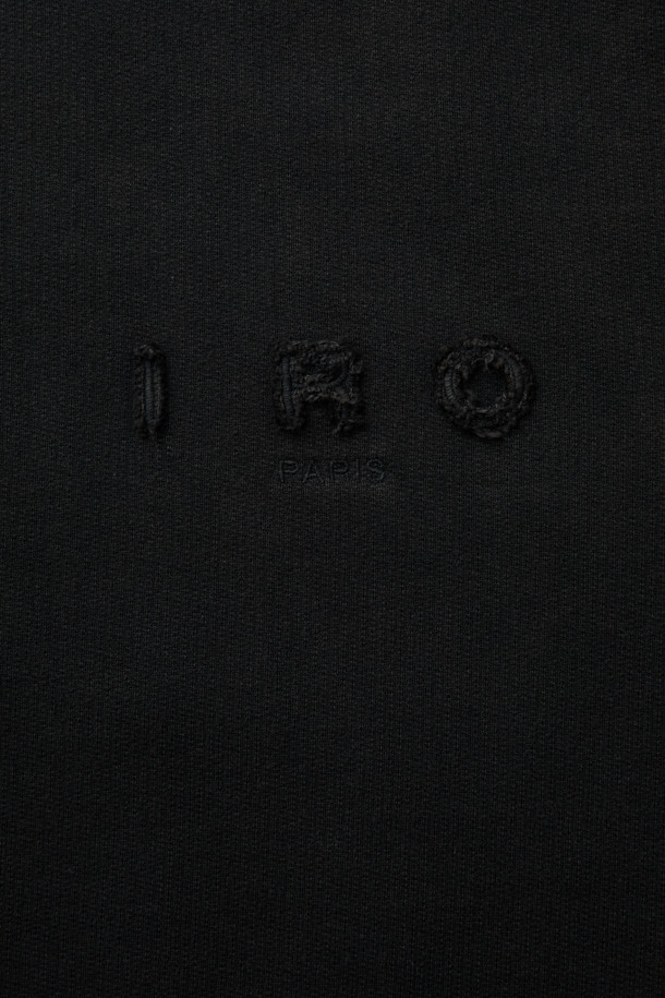 Noirceur(누아르시르) 백로고 아트웍 다잉 맨투맨은 가먼트다잉 기법으로 제작되어 자연스러운 멋을 더했습니다. 전면부 IRO 아플리케 자수와 후면부 레터링 아플리케 자수가 돋보이는 디자인으로, 베이직하면서도 트렌디한 스타일을 연출합니다. 부드러운 면 소재와 오버핏 실루엣으로 편안한 착용감을 선사하며, 봄, 가을 시즌 데일리룩, 캠핑룩으로 활용하기 좋습니다. 블랙 컬러의 라운드넥 긴소매 크롭 기장 맨투맨으로 캐주얼, 미니멀, 스트리트 무드를 즐길 수 있습니다.
