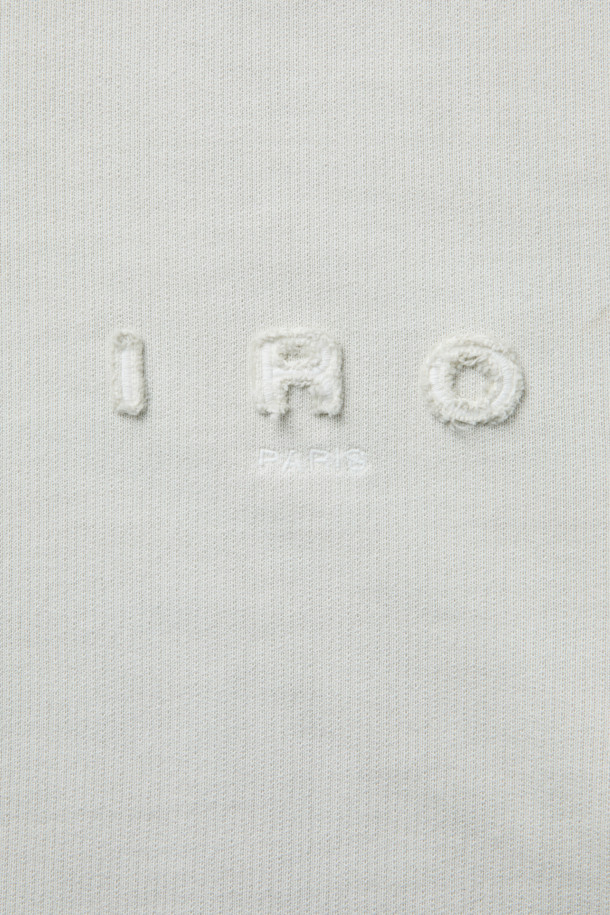 Nuage(누아쥬) 로고 아플리케 다잉 후디는 부드러운 면 소재로 제작되어 편안한 착용감을 선사합니다. 가먼트다잉 기법으로 은은한 컬러감을 더했으며, 오버핏 실루엣과 크롭 기장으로 트렌디한 스타일을 연출합니다. 전면에 Nuage 로고 아플리케 디테일을 더해 포인트를 주었으며, 캥거루 포켓으로 실용성까지 갖췄습니다. 캐주얼, 미니멀, 클래식한 스타일을 즐겨 입는 분들께 동네 마실룩, 집콕룩, 봄 소풍룩으로 추천합니다.
