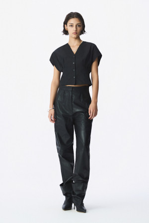 VIKI 플리츠 버튼 탑