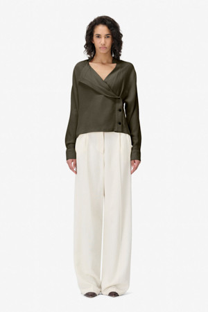 PAQUITA 프론트 랩 버튼 블라우스