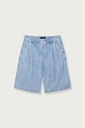 CALIOPAL 투 핀턱 라이트 데님 숏 팬츠