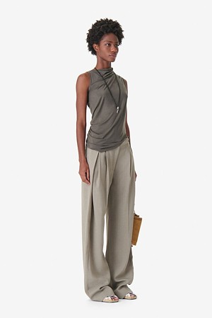 ZORYA 드레이프 슬리브리스 티셔츠