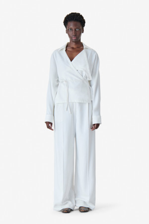 HELOA 랩 블라우스