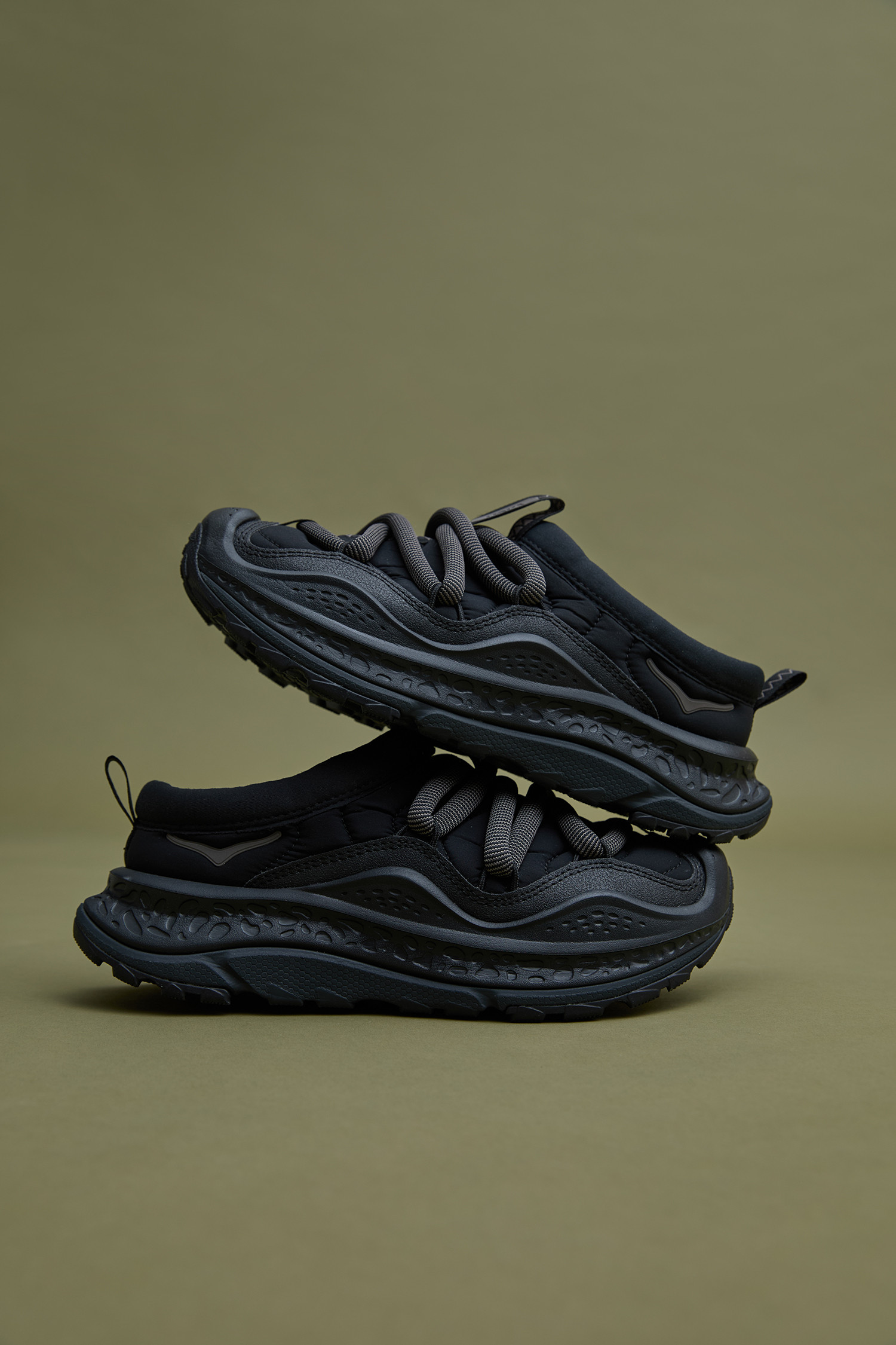 Hoka one one all black on sale