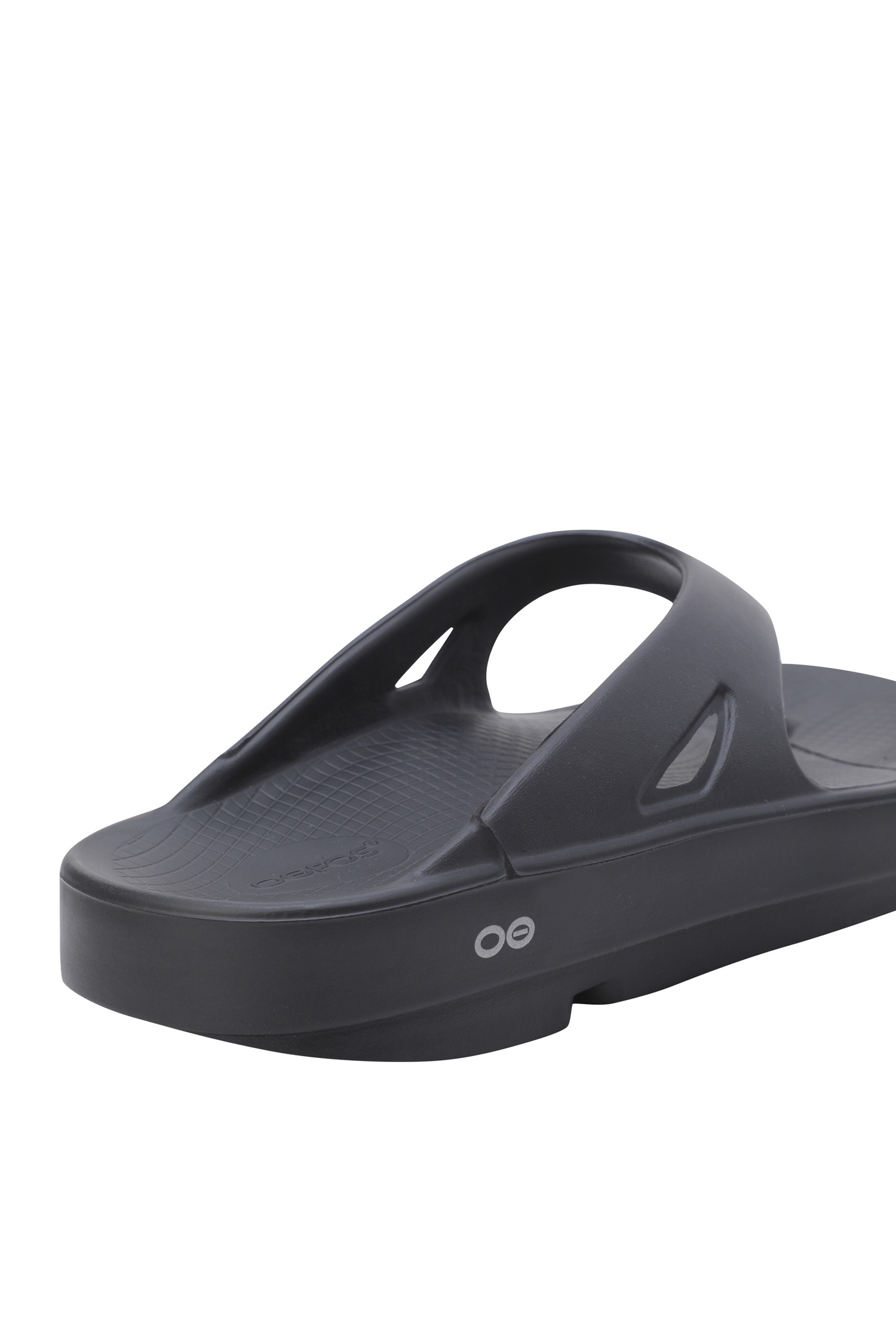 (사이즈 290) 오리지널 샌들 - 1000 블랙은 일상, 산책, 휴가 등 다방면으로 활용 가능한 남성용 샌들입니다. 발을 편안하게 감싸는 고무 소재로 제작되었으며, 3cm 굽 높이의 플랫 디자인으로 안정적인 착용감을 제공합니다. 블랙 컬러에 로고 패턴으로 포인트를 더해 캐주얼, 미니멀, 리조트 스타일을 연출하기 좋습니다. 충격 흡수, 아치형 설계, 쿠션 기능이 적용되어 편안함을 높였으며, 리커버리 샌들로써 발의 피로를 덜어줍니다. 사이즈 290mm로 출시되었습니다.
