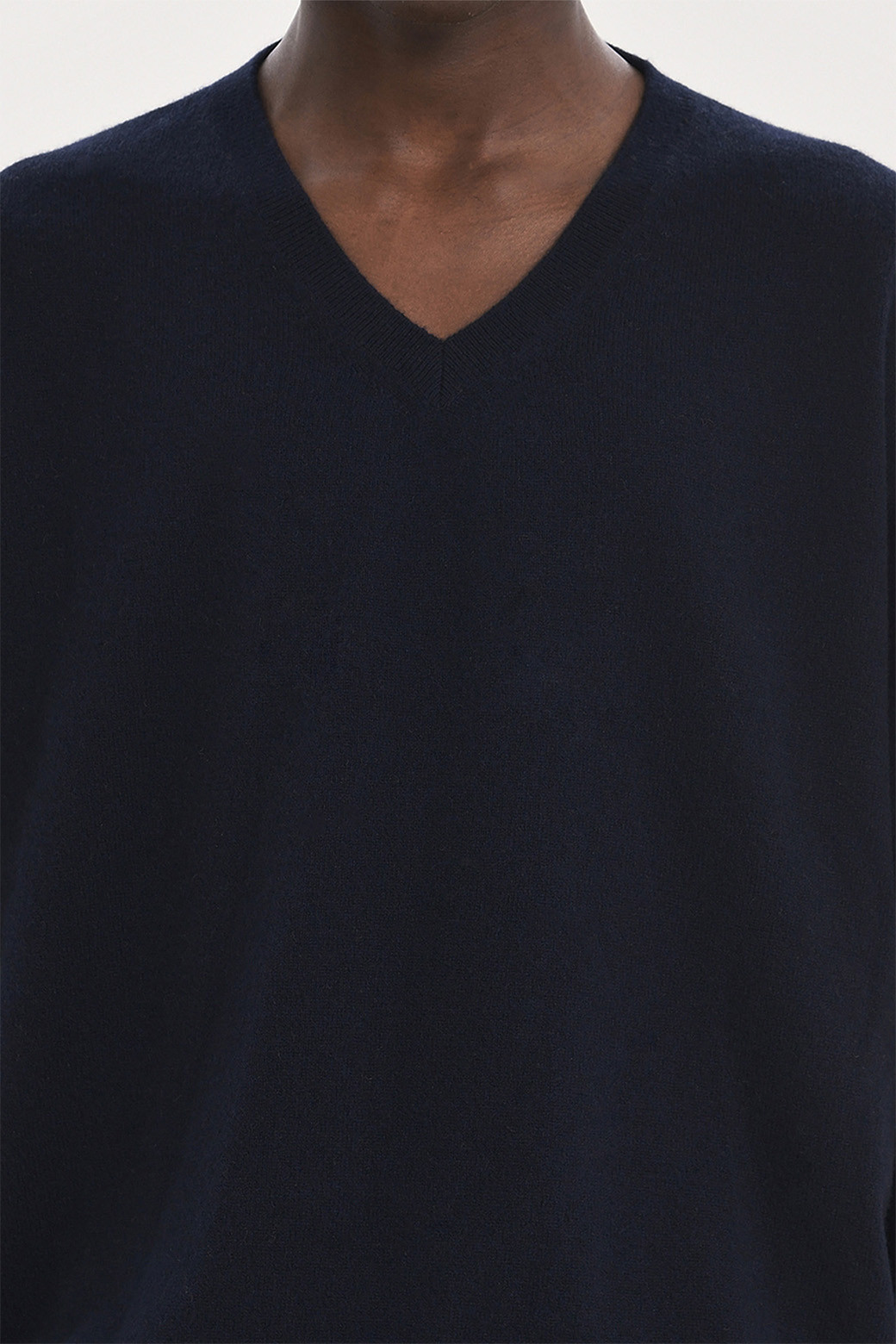 BROWNYARD] Extra Super Fine V Neck Knit - Dark Navy