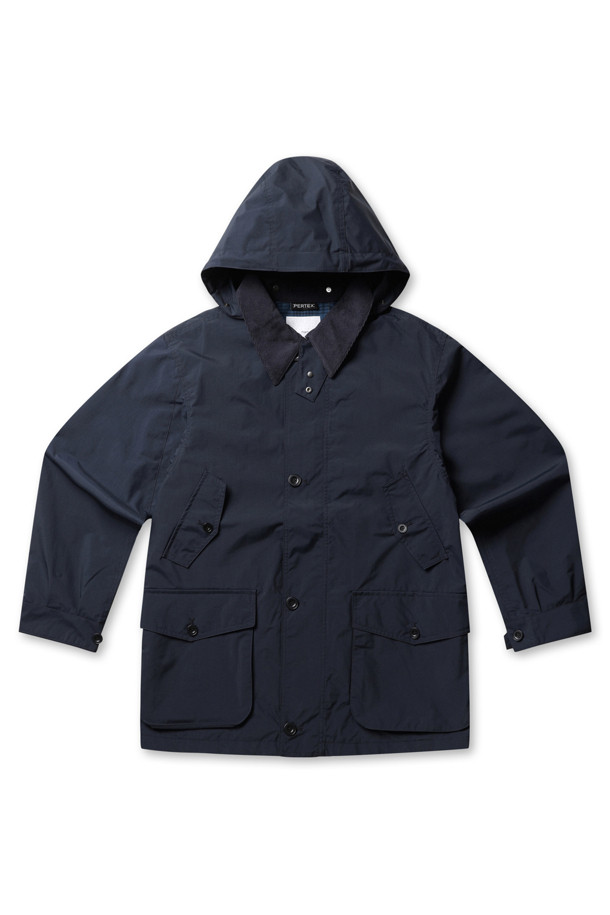 (NANAMICA) 2L PERTEX UNLIMITED FIELD 재킷 - 다크 네이비는 남성용 아우터입니다. 봄, 가을 계절에 어울리는 레귤러핏 필드 재킷으로, 캐주얼 및 아웃도어 스타일을 연출할 수 있습니다. 다크 네이비 컬러의 무지 디자인이며, 방수 및 투습 기능의 PERTEX 소재와 나일론 소재를 혼방하여 제작되었습니다. 탈부착 후드, 멀티 포켓, 체크무늬 안감, 스로트 탭 등의 특징을 갖추고 있으며, 여행, 산책, 캠핑 등 다양한 TPO에 활용하기 좋습니다. 캐주얼, 고프코어 및 미니멀 스타일을 즐기는 분들께 추천합니다.
