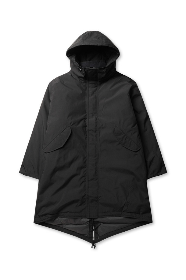 (NANAMICA) 고어텍스 롱 다운 코트 - 블랙은 일상과 출근룩에 모두 잘 어울리는 방수, 투습, 발수 기능을 갖춘 겨울용 파카입니다. 캐주얼, 미니멀, 클래식 스타일을 아우르며, 무지 패턴의 블랙 컬러로 어떤 옷에도 쉽게 매치할 수 있습니다. 롱 기장의 다운 코트는 두꺼운 두께감으로 뛰어난 보온성을 제공하며, 스냅과 지퍼 여밈 방식으로 편안하게 착용할 수 있습니다. 고어텍스, 폴리에스테르, 다운 소재를 사용하여 탁월한 기능성과 스타일을 동시에 만족시키는 제품입니다. 후드와 안감 디테일이 더해져 더욱 따뜻하고 고급스러운 느낌을 줍니다.
