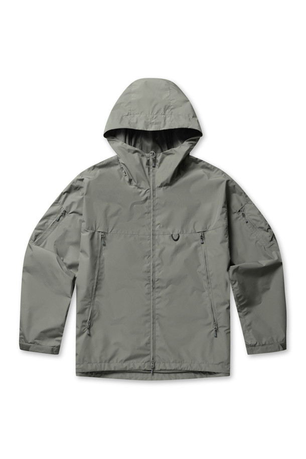 고어텍스 윈드스토퍼 테크 아머드 쉘 재킷 - 울프그레이는 뛰어난 방수, 방풍 기능을 제공하는 남성용 재킷입니다. 봄, 가을 날씨에 적합하며, 아웃도어 활동과 일상생활 모두에서 활용 가능합니다. 레귤러핏으로, 회색 무지 디자인에 집업 여밈 방식과 긴 소매 기장으로 제작되었습니다. 경량 소재와 멀티 포켓 디테일은 스포티, 고프코어, 미니멀 스타일을 연출하며, 여행, 산책, 등산 시 편안함을 선사합니다. 고어텍스 소재를 사용하여 기능성과 스타일을 모두 갖춘 테크니컬 재킷입니다.
