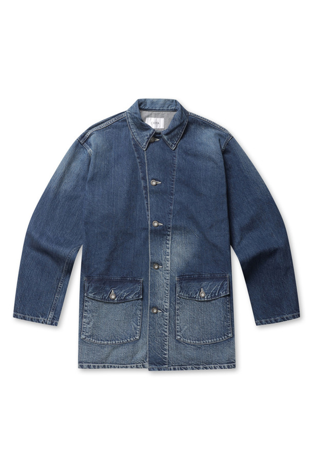 M-41 US ARMY(엠-41 US 아미) 데님 커버올 재킷은 남성용 아우터로, 미디엄 다크 블루 컬러의 데님 소재로 제작되었습니다. 봄, 가을에 착용하기 좋으며, 밀리터리 및 캐주얼 스타일을 즐기는 분들께 적합합니다. 레귤러 핏에 긴 소매, 버튼 여밈 방식으로 디자인되었으며, 플랩 패치 포켓과 4홀 금속 단추, 셀비지 데님을 사용하여 US ARMY(US 아미) 스타일을 완벽하게 재현했습니다. 두꺼운 두께감과 뻣뻣한 촉감으로 워크웨어, 클래식, 캐주얼 스타일을 연출할 수 있어 동네 마실룩이나 가을 나들이룩에 활용하기 좋습니다.
