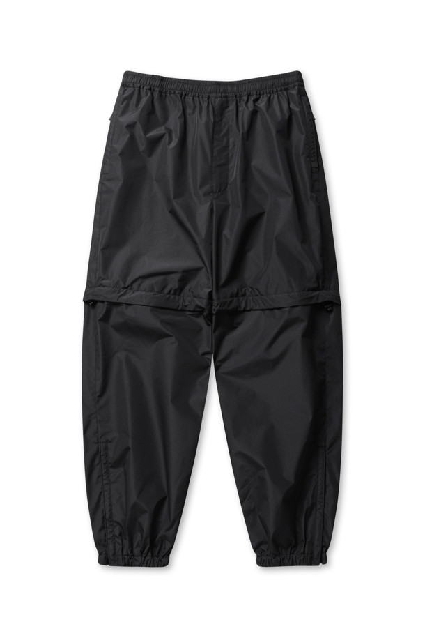 고어텍스 윈드스토퍼 테크 2way 윈드브레이커 팬츠 - 블랙은 남녀 공용으로, 봄, 가을에 활용하기 좋은 윈드브레이커 바지입니다. 방수, 방풍 기능은 물론, 가볍고 활동적인 레귤러핏으로 제작되어 아웃도어 및 일상에서도 편안하게 착용할 수 있습니다. 무릎 탈부착 디테일과 밑단 조절 지퍼, 뒷면 통풍 포켓, 옆주머니 지퍼 등 다양한 기능성 디테일을 갖추었습니다. 여행, 산책, 캠핑 등 다양한 TPO에 맞춰 스포티, 캐주얼, 고프코어 스타일을 연출해보세요.
