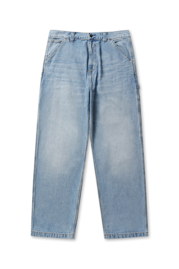 OG 싱글 니 팬츠 - 블루 (버스트 워시드)는 남성을 위해 디자인된 데님 소재의 긴 바지입니다. 캐주얼, 스트릿, 워크웨어 스타일을 아우르며, 봄, 가을에 착용하기 적합합니다. 루즈핏으로 편안함을 제공하며, 뻣뻣한 촉감과 두꺼운 두께가 특징입니다. 툴 포켓, 해머 루프, 트리플 스티치 디테일이 돋보이며, 직조된 스퀘어 라벨로 포인트를 더했습니다. 동네 마실룩이나 캠핑룩에 잘 어울리는 아이템입니다.
