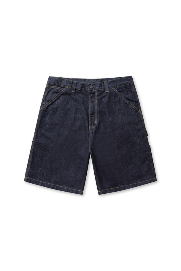 OG 싱글 니 쇼트 - 블루 (린스드)는 튼튼한 데님 소재로 제작된 남성용 데님 반바지입니다. 여름 시즌에 어울리는 숏 기장과 루즈핏으로, 캐주얼 및 워크웨어 스타일을 연출할 수 있습니다. 뻣뻣한 촉감의 헤비웨이트 코튼 데님은 툴 포켓, 해머 루프, 트리플 스티치 디테일로 내구성을 더했습니다. 워싱 처리된 블루 컬러와 무지 디자인으로 어떤 상의와도 쉽게 매치할 수 있으며, 동네 마실, 휴가, 바캉스 등 다양한 TPO에 활용 가능합니다. 넉넉한 핏으로 편안함까지 갖춘 실용적인 반바지입니다.
