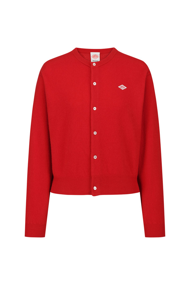 WOMEN'S LAMBSWOOL CREW NECK KNIT CARDIGAN - RED (여성 램스울 크루 넥 니트 가디건 - 레드)는 가을, 겨울에 착용하기 좋은 여성용 니트 가디건입니다. 램스울 소재로 제작되어 부드러운 촉감을 선사하며, 레귤러 핏과 얇은 두께감으로 편안하게 착용할 수 있습니다. 라운드넥 디자인에 무지 패턴, 긴 소매 기장으로 베이직하고 클래식한 스타일을 연출합니다. 특히, 블루종 스타일 커프스가 특징이며, 출근룩이나 모임룩, 미니멀, 캐주얼 스타일에 활용하기 좋습니다. 버튼 여밈 방식으로 간편하게 착용 가능합니다.
