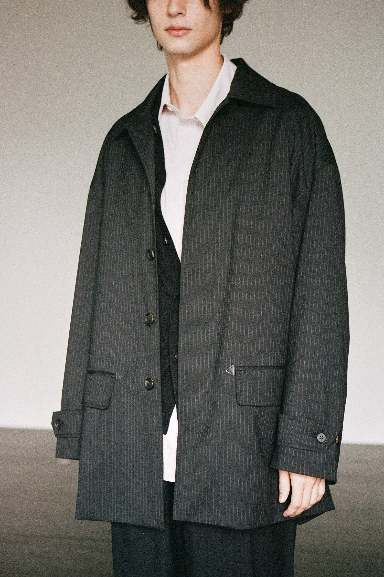 OURSELVES - 코트 - (OURSELVES) Heritage MidLoom Mac Coat - Pin Stripe