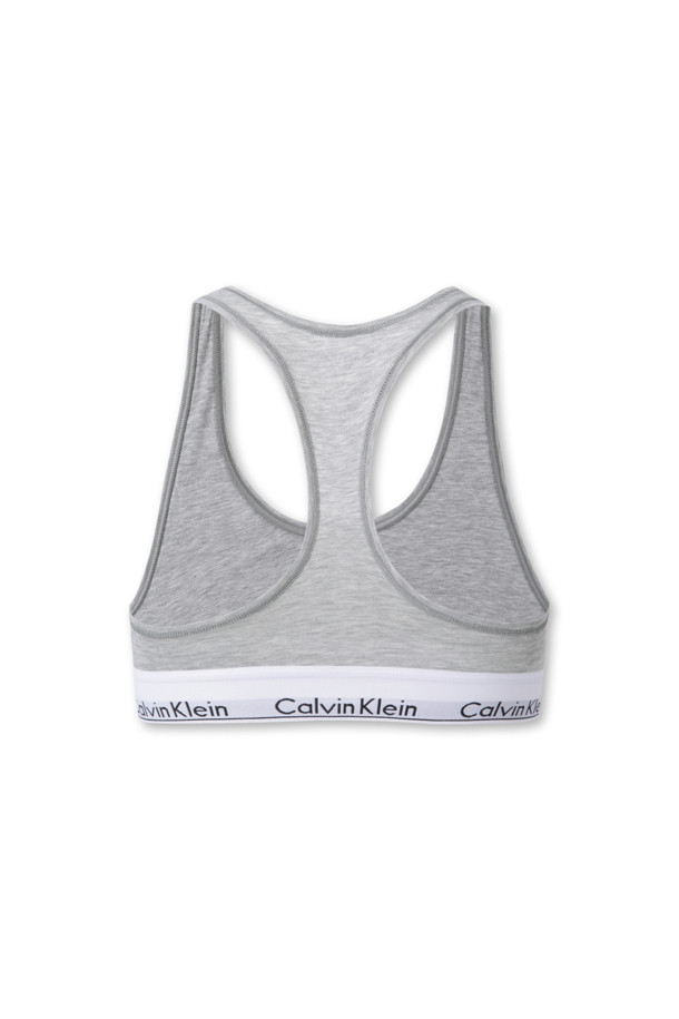 언라인드 브라렛 - 그레이 헤더는 부드러운 컵으로 편안함을 더한 여성용 브라렛입니다. 레이서백 디자인과 캘빈클라인 시그니처 언더밴드가 특징이며, 집콕룩이나 캐주얼 스타일 연출에 적합합니다. 사계절 내내 착용할 수 있으며 무지 패턴으로 미니멀한 분위기를 연출합니다. 패딩이 없는 디자인으로 편안한 착용감을 선사합니다.
