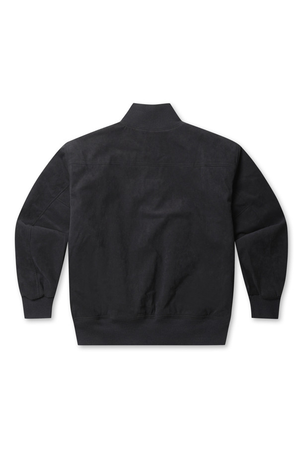 (NANAMICA) 인슐레이션 크루 재킷 - 모스 그레이는 남성용 아우터 자켓입니다. 미니멀하고 캐주얼한 스타일로, 가을과 겨울에 착용하기 좋습니다. 두꺼운 두께감과 부드러운 촉감의 폴리에스테르와 울트라스웨이드 소재를 사용하여 편안함을 제공합니다. 프리마로프트 블랙 충전재, 오가닉 코튼 안감, 쿨맥스 안감으로 보온성과 경량성을 동시에 갖췄으며, 출근룩으로 활용하기에도 적합합니다. 모스 그레이 컬러의 무지 디자인과 오버핏, 긴 소매, 집업 여밈 방식이 특징입니다.
