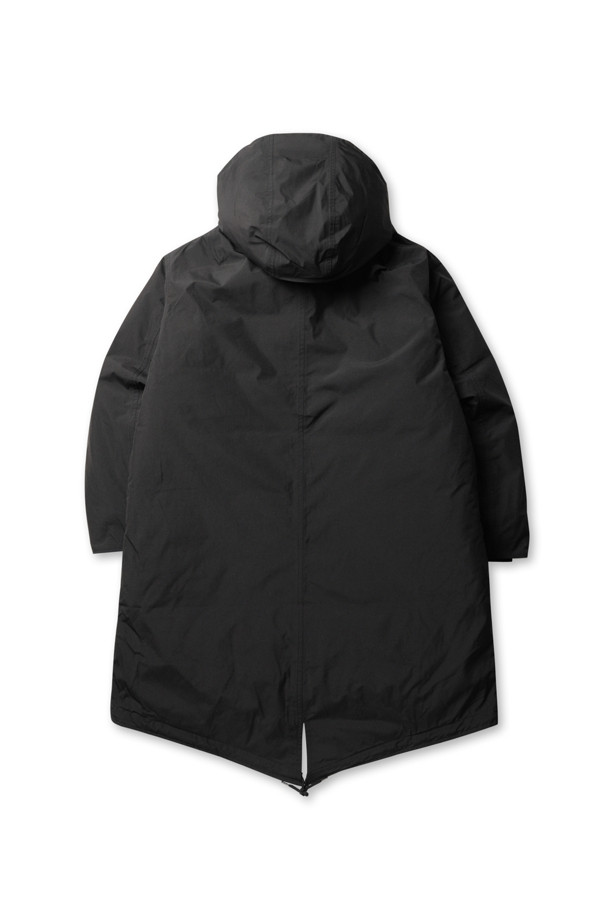 (NANAMICA) 고어텍스 롱 다운 코트 - 블랙은 일상과 출근룩에 모두 잘 어울리는 방수, 투습, 발수 기능을 갖춘 겨울용 파카입니다. 캐주얼, 미니멀, 클래식 스타일을 아우르며, 무지 패턴의 블랙 컬러로 어떤 옷에도 쉽게 매치할 수 있습니다. 롱 기장의 다운 코트는 두꺼운 두께감으로 뛰어난 보온성을 제공하며, 스냅과 지퍼 여밈 방식으로 편안하게 착용할 수 있습니다. 고어텍스, 폴리에스테르, 다운 소재를 사용하여 탁월한 기능성과 스타일을 동시에 만족시키는 제품입니다. 후드와 안감 디테일이 더해져 더욱 따뜻하고 고급스러운 느낌을 줍니다.
