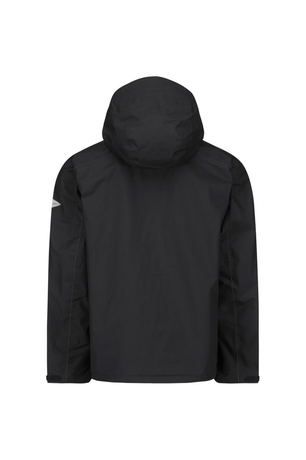 **(앤드 원더) 2.5L 하이커 레인 재킷 - 블랙**

(앤드 원더)의 2.5L 하이커 레인 재킷은 남녀 모두 착용 가능한 아웃도어 레인 재킷입니다. 봄, 여름, 가을 계절에 적합하며, 하이킹 및 캠핑, 여행 등 다양한 아웃도어 활동에 활용할 수 있습니다. 무지 패턴의 블랙 컬러로, 스포티하고 미니멀한 스타일을 연출합니다. 2.5레이어 발수 원단과 방수, 발수 기능을 갖춰 쾌적한 착용감을 제공하며, 가슴 포켓과 사이드 발수 지퍼, 리플렉터 스티치, 야간 시인성을 위한 기능도 갖추었습니다.
