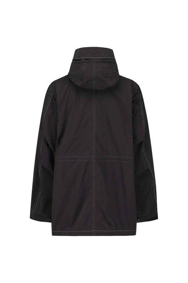 (AND WANDER) 피쉬테일 옥타 코트 - 블랙은 일상과 아웃도어 활동 모두에 적합한 남녀 공용 아우터입니다. 가을, 겨울 시즌 착용을 권장하며, 스포티하고 밀리터리한 스타일을 연출합니다. 옥타 소재를 사용하여 제작되었으며, 롱 기장에 두꺼운 두께감으로 보온성을 높였습니다. 플리스 안감 후드, 벨크로/지퍼 하이넥, 반사 테이프 지퍼 포켓 등의 디테일이 돋보이며, 출근룩과 여행룩, 캐주얼, 미니멀, 스포티 스타일을 즐기는 분들께 추천합니다.
