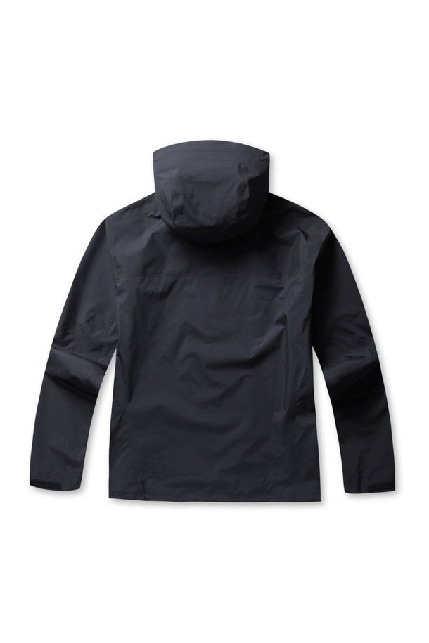 BETA AR 재킷 (베타 AR 재킷) MENS - BLACK SAPPHIRE (블랙 사파이어)는 남성용 아우터 자켓입니다. 봄, 가을에 적합하며, 하이킹, 일상 등 다양한 용도로 활용할 수 있습니다. 레귤러 핏에 집업 스타일로, 방수 및 발수 기능이 있어 활동적인 날씨에도 쾌적함을 유지합니다. 블랙 사파이어 색상의 무지 디자인으로 스포티하고 미니멀한 스타일을 연출하며, 지퍼 포켓이 실용성을 더합니다. 등산룩, 여행룩, 산책룩 등 TPO에 맞춰 활용하기 좋습니다.
