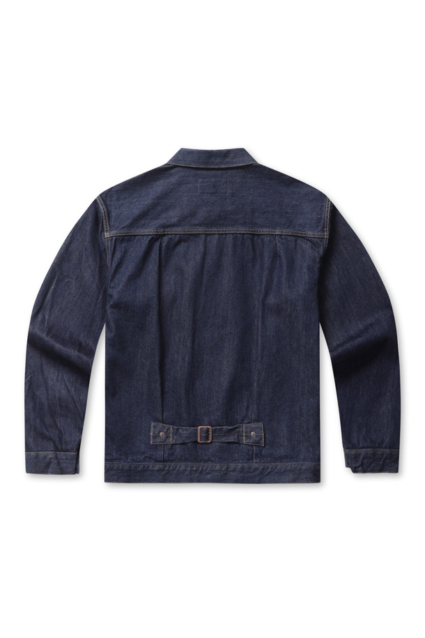 네이비 컬러의 Single Pocket Denim Jacket (Real Indigo) 는 남녀 모두 착용 가능한 캐주얼 베이직 스타일의 데님 자켓입니다. 봄, 가을에 적합하며, 두꺼운 데님 소재에 뻣뻣한 촉감을 느낄 수 있습니다. 핏은 박시하며, 셀비지 데님, 싱글 플랩 포켓, 앞면 주름 등의 특징을 가지고 있습니다.

