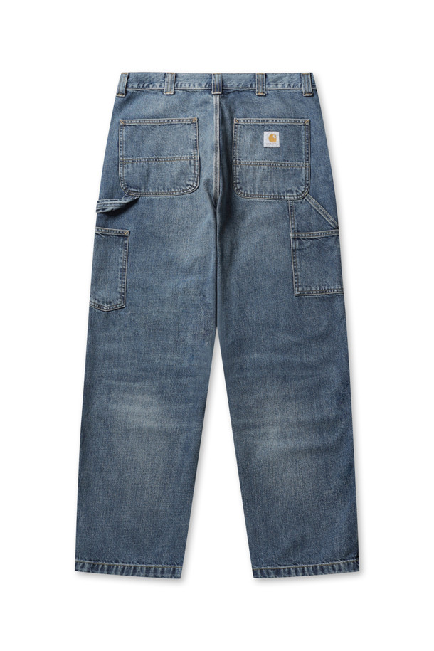 OG 싱글 니 팬츠 - 블루 (다크 워시)는 튼튼한 데님과 코튼 혼방 소재로 제작된 남성용 데님 팬츠입니다. 사계절 내내 착용 가능한 루즈핏의 긴 기장 바지로, 캐주얼 및 워크웨어 스타일을 연출하기 좋습니다. 두꺼운 두께감과 뻣뻣한 촉감으로 견고함을 더하며, 툴 포켓, 해머 루프, 트리플 스티치 등의 워크웨어 디테일이 특징입니다. 레귤러 웨이스트 디자인과 직조된 스퀘어 라벨이 포인트로, 무지 스타일의 미니멀한 디자인을 선호하는 분들께 추천합니다.
