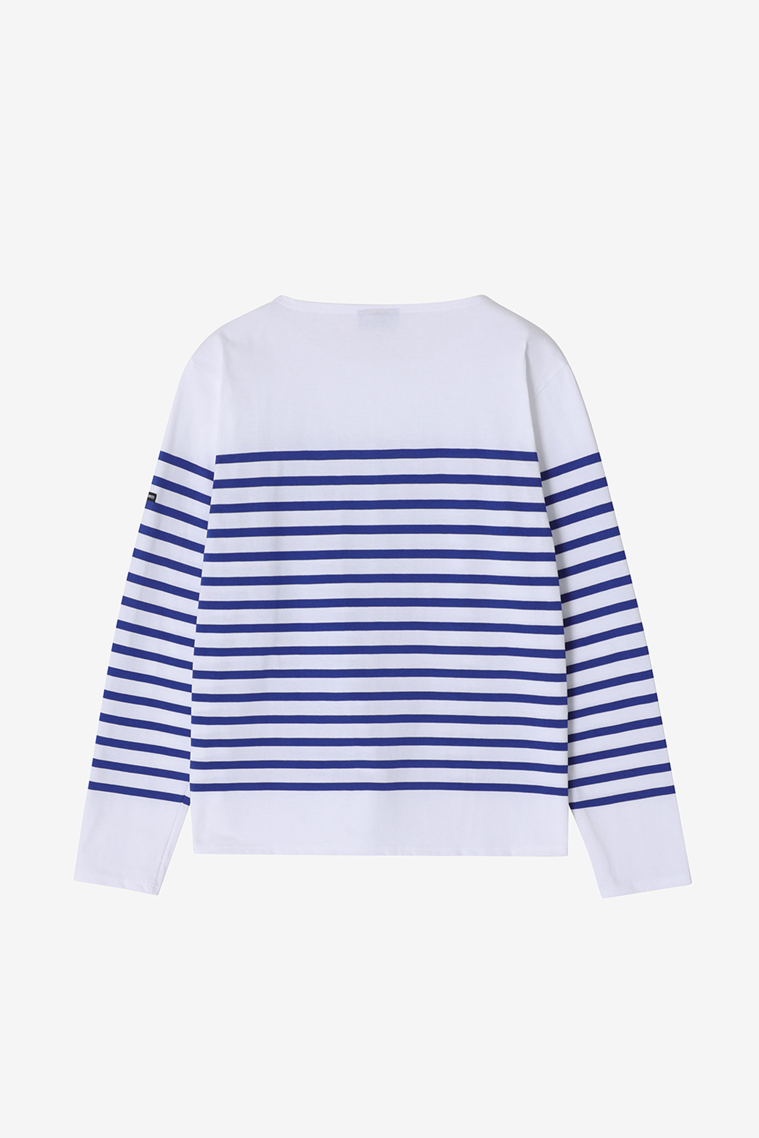 (S size) NAVAL - Neige/Gitane은 베이지와 네이비 색상의 스트라이프 패턴이 돋보이는 루즈핏 긴소매 티셔츠입니다. 면 소재로 제작되어 봄, 여름, 가을에 쾌적하게 착용 가능하며, 라운드넥 디자인으로 캐주얼하고 베이직한 스타일을 연출합니다. 왼쪽 팔에는 로고 패치가 부착되어 있으며, 프랑스 어부와 선원의 작업복에서 영감을 받아 디자인되었습니다.
