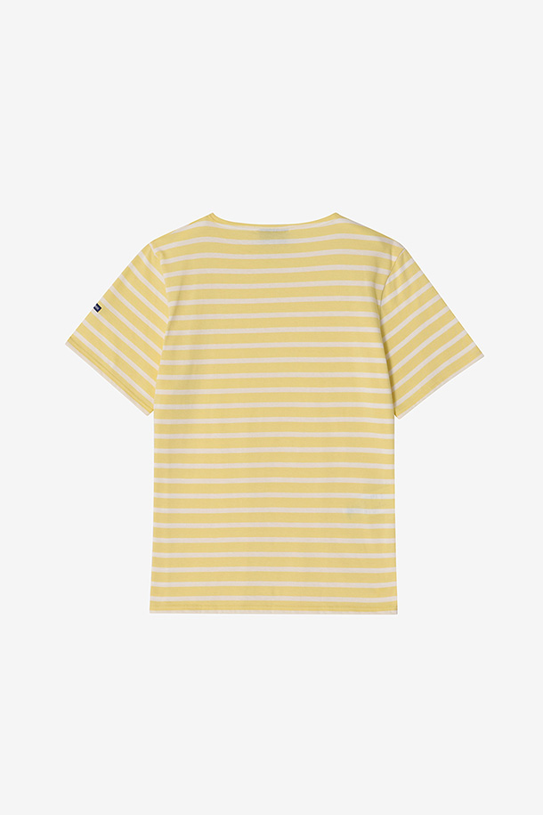 Levant 18 (르반 18) - Canari/Ecume (카나리/에귬)는 캐주얼하고 미니멀한 스타일의 유니섹스 티셔츠입니다. 부드러운 면 소재로 제작되어 편안한 착용감을 선사하며, 봄, 여름 시즌에 적합합니다. 얇은 두께감과 루즈핏으로 시원하게 착용할 수 있으며, 기본 라운드넥 디자인에 스트라이프 패턴이 더해져 베이직하면서도 세련된 느낌을 줍니다. 왼쪽 소매에는 로고 패치 장식이 포인트로 들어가 있습니다. 동네 마실룩이나 산책룩에 잘 어울리는 아이템입니다.
