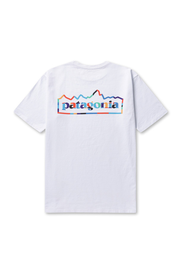 멘즈 유니티 피츠 리스폰서빌리티 티 - 화이트는 캐주얼하고 베이직한 스타일의 남성용 티셔츠입니다. 라운드넥 디자인에 릴랙스 핏으로 편안한 착용감을 선사하며, 봄, 여름 시즌에 적합합니다. 화이트 컬러 바탕에 로고 또는 프린트 패턴으로 포인트를 주었으며, 반소매 기장과 레귤러 기장으로 제작되었습니다. 골지 넥라인과 테이핑 처리된 어깨 솔기, 일자 밑단 마감으로 깔끔한 디자인을 완성했습니다. 일상생활에서 편안하게 착용하기 좋은 아이템입니다.
