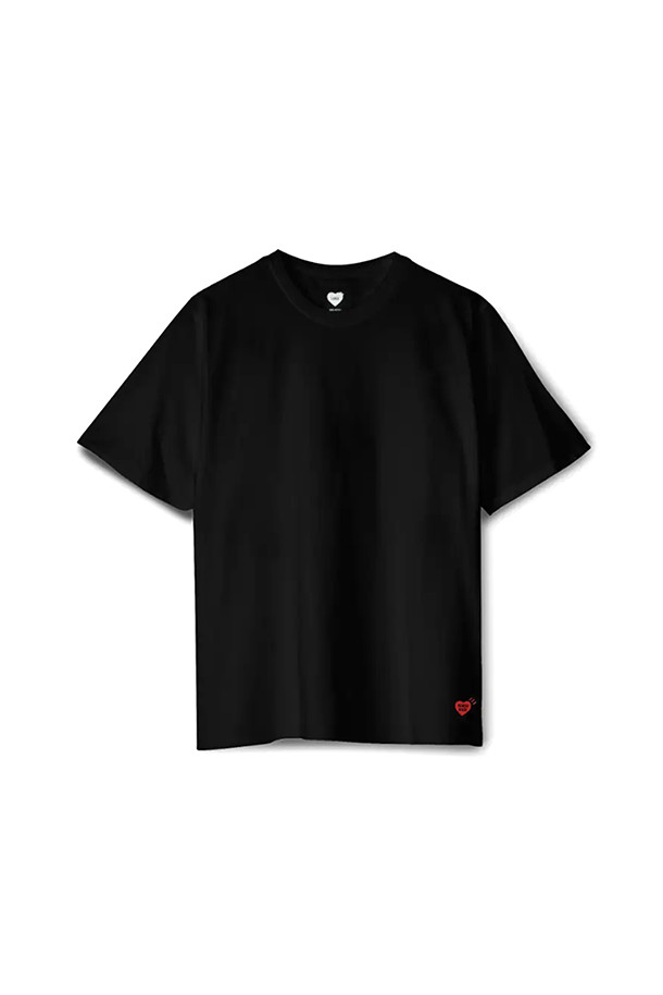 베이직한 디자인의 블랙 컬러 3팩 티셔츠 세트입니다. 면 소재로 제작되어 봄, 여름철에 편안하게 착용할 수 있으며, 레귤러핏과 골지 네크라인으로 안정적인 착용감을 제공합니다. 하트 또는 로고 패턴이 포인트로 들어가 있으며, 반소매 기장의 데일리 티셔츠입니다.
