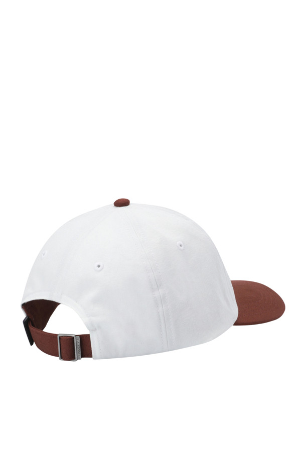 FITZ ROY ICON TRAD 캡 - 텍스트 로고: 플럼멧 퍼플은 일상, 산책, 봄 소풍룩에 어울리는 볼캡입니다. 유기농 순면 소재로 제작되어 부드러운 촉감을 선사하며, 로우 크라운 디자인과 6패널 구조로 편안한 착용감을 제공합니다. 퍼플 컬러에 텍스트 로고가 포인트로 들어가 캐주얼, 미니멀, 클래식한 스타일을 연출하기 좋습니다. 봄, 여름, 가을 계절에 활용하기 좋은 아이템으로, 데일리룩에 포인트를 더해보세요.
