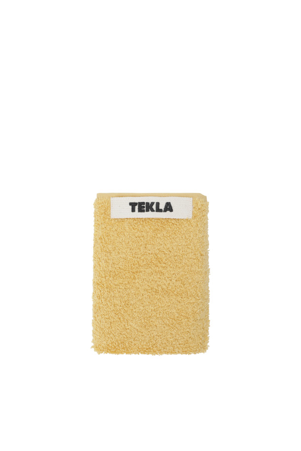 테리 워시클로스 (옐로우 오커) 30x30은 욕실 사용에 적합한 면 소재의 무지 타월입니다. 흡습성이 뛰어나고, 부드러운 촉감을 제공합니다. 옐로우 오커 컬러로, 욕실에 포인트를 더할 수 있습니다. 견고한 행거 루프, 더블 스티치 처리된 밑단, 견고한 모서리 마감으로 내구성을 높였습니다. Oeko-Tex® Standard 100 인증으로 안심하고 사용할 수 있습니다.
