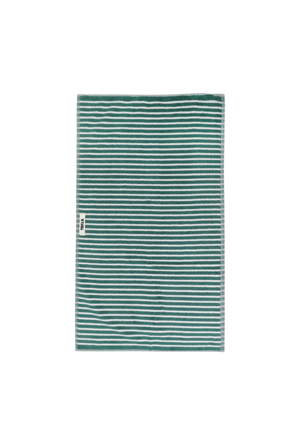 Terry(테리) 손수건 (세일러 스트라이프) 50X90 - 티얼 그린 스트라이프는 부드러운 면 소재로 제작되어 흡습성이 뛰어나며, 촉감이 좋습니다. 티얼 그린 색상 바탕에 세일러 스트라이프 패턴이 시원하고 산뜻한 느낌을 줍니다. 튼튼한 행거 루프와 더블 스티치 처리된 밑단, 견고한 모서리 마감으로 내구성을 높였습니다. Oeko-Tex® Standard 100 인증을 받아 안심하고 사용할 수 있는 테리 손수건입니다. 일상생활에서 편리하게 사용할 수 있으며, 선물용으로도 좋습니다.
