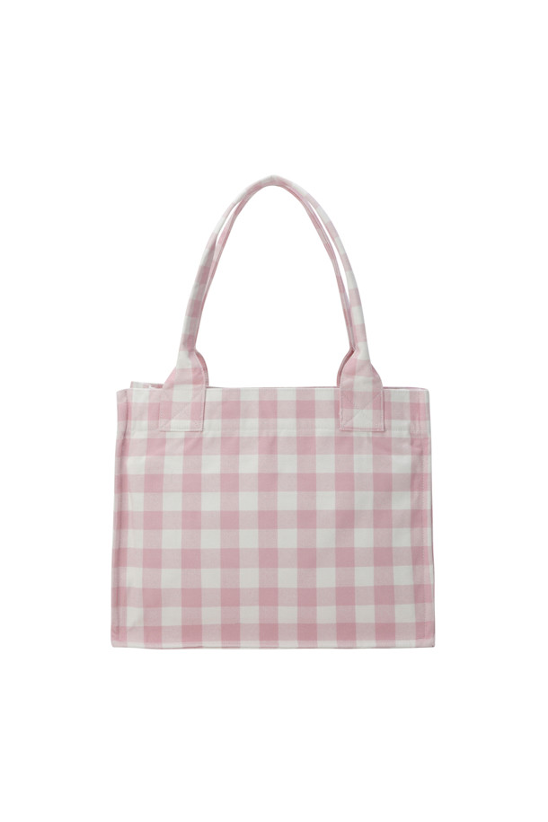 Large Easy Shopper 비시 - 블리치드 모브는 여성용 쇼퍼백입니다. 분홍색 컬러에 체크 패턴이 돋보이며, 부드러운 컬러감과 각진 디테일이 특징입니다. 캐주얼, 미니멀, 클래식 스타일을 아우르며 쇼핑룩, 데이트룩에 잘 어울립니다. 가방 전면에 레터링과 로고, 자수 디자인이 더해져 포인트를 더했습니다. 일상생활에서 활용하기 좋은 라지 사이즈의 사각 숄더백입니다.
