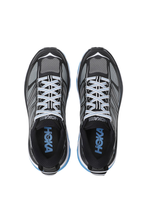 마페이 스피드 2 - 블랙 / 화이트는 남성용 운동화입니다. 라운드 앞코에 무지 패턴, 끈형 여밈, 로우탑 디자인으로 미니멀, 스포티, 캐주얼 스타일을 연출합니다. 합성 소재를 사용하여 사계절 활용 가능하며, 쿠셔닝과 메타로커가 적용되어 장거리 활동에 적합합니다. 비브람 메가-그립 밑창으로 접지력을 높였습니다.
