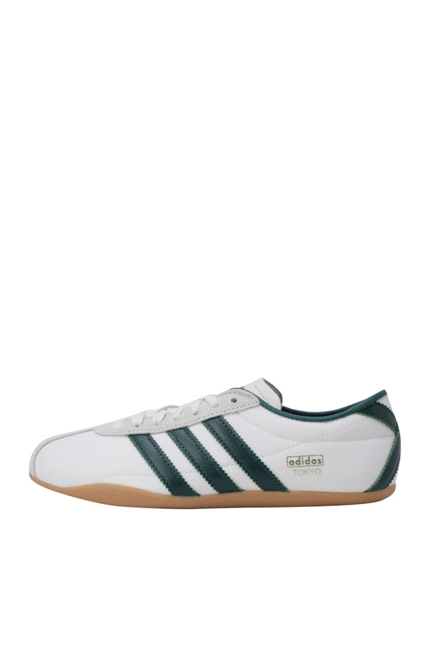 도쿄 - 오프 화이트 / 콜리지에이트 그린 / 골드 메탈릭 여성 운동화입니다. 나일론 소재로 제작되었으며, 라운드 앞코와 레이스업 잠금장치가 특징입니다. 봄, 여름, 가을 계절에 어울리며, 일상, 산책, 여행 등 다양한 TPO에 활용 가능합니다. 캐주얼, 미니멀, 스포티 스타일을 즐기는 여성분들께 추천하며, 슬림한 핏과 고무 밑창으로 편안한 착용감을 제공합니다. 화이트, 그린, 골드 컬러 조합이 세련된 디자인을 완성합니다.