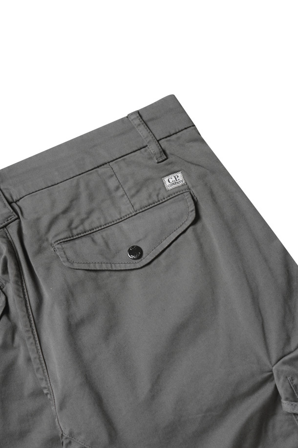 C.P COMPANY - 캐주얼팬츠 - Stretch Sateen Utility Cargo Lens Pants - SMOKED PEARL