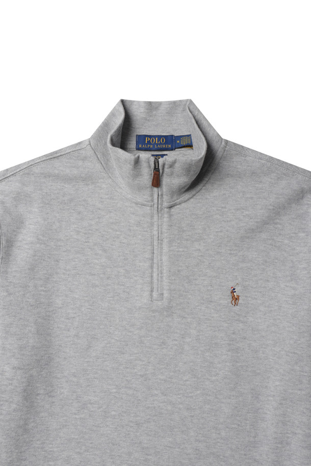 "ESTATE-RIB 쿼터-집 풀오버 - 앤도버 헤더"는 부드러운 면 소재로 제작되어 편안한 착용감을 선사합니다. 모크넥 디자인과 레귤러 핏으로, 캐주얼하면서도 베이직한 스타일을 연출합니다. 쿼터 지퍼 플래킷과 밴드 처리한 커프스, 그리고 시그니처 포니 자수 디테일이 돋보입니다. 가을, 겨울철 출근룩과 캠핑룩에 활용하기 좋으며, 세탁기 사용이 가능하여 실용적입니다. 두꺼운 두께감으로 따뜻함을 더했습니다.
