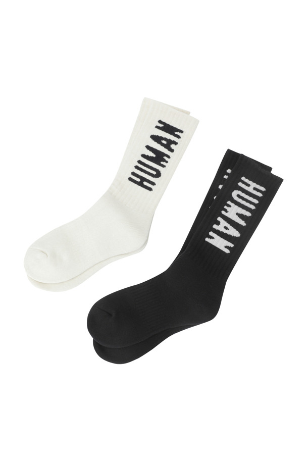 HM 로고 양말 - 화이트 (HM LOGO SOCKS - WHITE)는 사계절 모두 착용 가능한, 남녀 공용 양말입니다. 면 소재로 제작되어 부드럽고 편안한 착용감을 제공하며, 두툼한 쿠션감으로 발을 포근하게 감싸줍니다. 심플한 화이트 컬러 바탕에 로고 패턴으로 포인트를 주어 미니멀, 캐주얼, 클래식 스타일 모두에 잘 어울립니다. 집, 산책, 동네 마실 등 편안한 일상 속에서 활용하기 좋은 아이템입니다. 파일 소재로 제작되어 쾌적한 착용감을 더했습니다.

