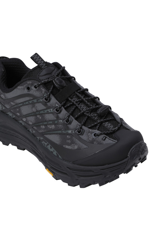 스텔스/테크 마파테 쓰리2 (블랙/카본 블랙)는 남성용 운동화입니다. 엔지니어드 메시 갑피와 뱀 디자인 패턴이 특징이며, 사계절 모두 착용 가능합니다. 끈으로 여미는 스타일이며, 운동 및 일상생활에서 폭넓게 활용할 수 있습니다. 캐주얼, 스포티, 미니멀 스타일을 선호하는 분들께 추천합니다.
