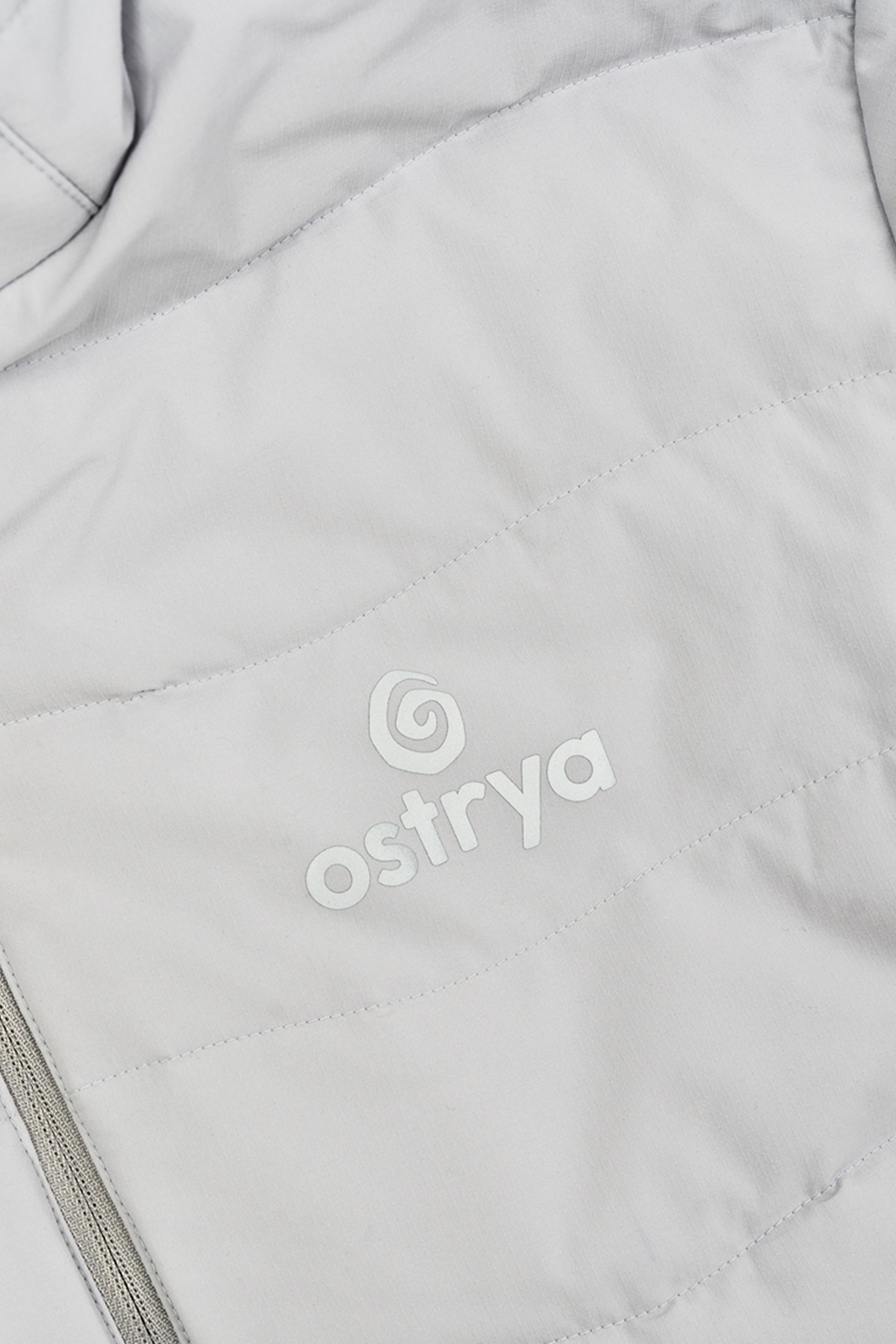 Ostrya(오스트리아) Sapwood Synthetic 재킷 - F24G08J Timberwolf는 일상과 아웃도어 활동 모두에 적합한 남녀 공용 패딩 재킷입니다. Timberwolf 및 그레이 두 가지 색상으로 제공되며, 가을/겨울 시즌에 따뜻하게 착용할 수 있습니다. 스포티하면서도 캐주얼한 무드의 무지 디자인으로, 레귤러핏과 레귤러 기장으로 편안함을 더했습니다. 집업 스타일의 긴 소매 재킷으로, 외부 포켓 2개, 내부 덤프 포켓 2개, 밴딩 커프스와 밑단, 패커블 기능 등을 갖춰 실용성을 높였습니다. 보온, 경량, 재귀반사 기능을 갖춘 나일론 소재의 두꺼운 패딩 재킷으로, 등산, 캠핑, 출근 등 다양한 TPO에 스타일리시하게 활용할 수 있습니다.
