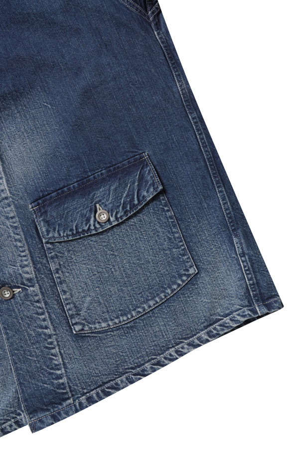 M-41 US ARMY(엠-41 US 아미) 데님 커버올 재킷은 남성용 아우터로, 미디엄 다크 블루 컬러의 데님 소재로 제작되었습니다. 봄, 가을에 착용하기 좋으며, 밀리터리 및 캐주얼 스타일을 즐기는 분들께 적합합니다. 레귤러 핏에 긴 소매, 버튼 여밈 방식으로 디자인되었으며, 플랩 패치 포켓과 4홀 금속 단추, 셀비지 데님을 사용하여 US ARMY(US 아미) 스타일을 완벽하게 재현했습니다. 두꺼운 두께감과 뻣뻣한 촉감으로 워크웨어, 클래식, 캐주얼 스타일을 연출할 수 있어 동네 마실룩이나 가을 나들이룩에 활용하기 좋습니다.
