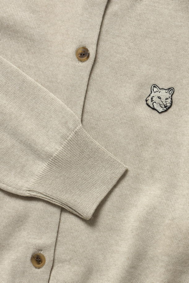 コージュ Maison Kitsune] BOLD FOX HEAD PATCH REGULAR CARDIGAN - LIGHT