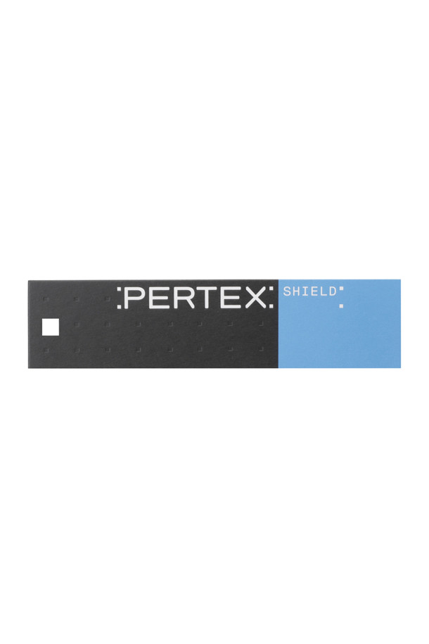 3L PERTEX SHIELD 카고 팬츠는 뛰어난 방수, 통기성, 발수 기능을 갖춘 아웃도어 및 일상용 바지입니다. 네이비 컬러에 스포티하고 밀리터리한 스타일을 더했으며, 와이드핏과 스트레이트 핏으로 편안한 착용감을 제공합니다. 밑단 조절이 가능하고 카고 포켓이 있어 실용성을 높인 긴 기장의 무지 패턴 제품입니다.
