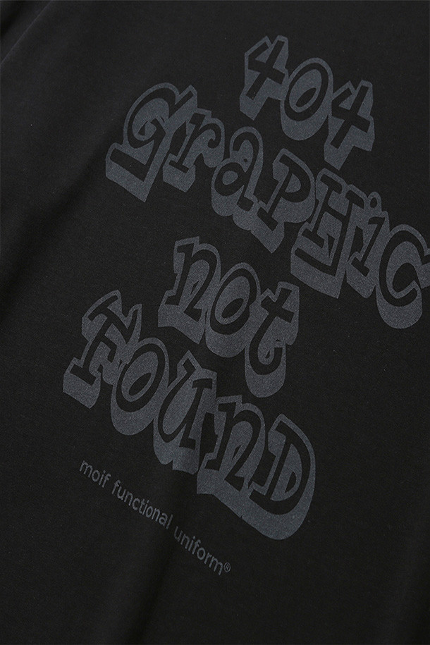 404 GNF(F) L/S 티셔츠 - 블랙은 캐주얼, 스트리트, 미니멀 스타일을 아우르는 긴팔 티셔츠입니다. 봄, 가을, 겨울 계절에 활용하기 좋으며, 일상복으로 편안하게 착용할 수 있습니다. 부드러운 면 소재로 제작되었으며, 오버핏으로 편안한 착용감을 제공합니다. 라운드넥 디자인에 404 GRAPHIC NOT FOUND 그래픽 프린팅이 돋보이며, 손목 립 시접 갈라 처리 및 수축 방지 가공, 골지 립 오프닝 디테일로 완성도를 높였습니다. 겨울철 데일리룩에 개성을 더해보세요.
