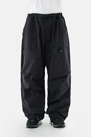 OVER SUPPLY PANTS - BLACK