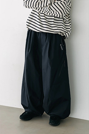 GORE-TEX LABS TECH MASSIVE TWISTED PANTS - BLACK