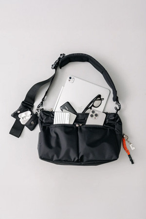 (CLESSTE) MULTI POCKET HOLIDAY BAG - BLACK